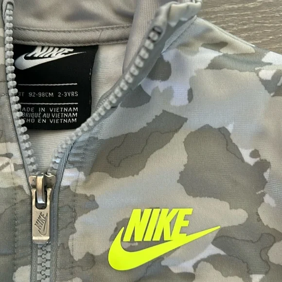 Kids Nike Jacket 3T - Picture 2 of 3